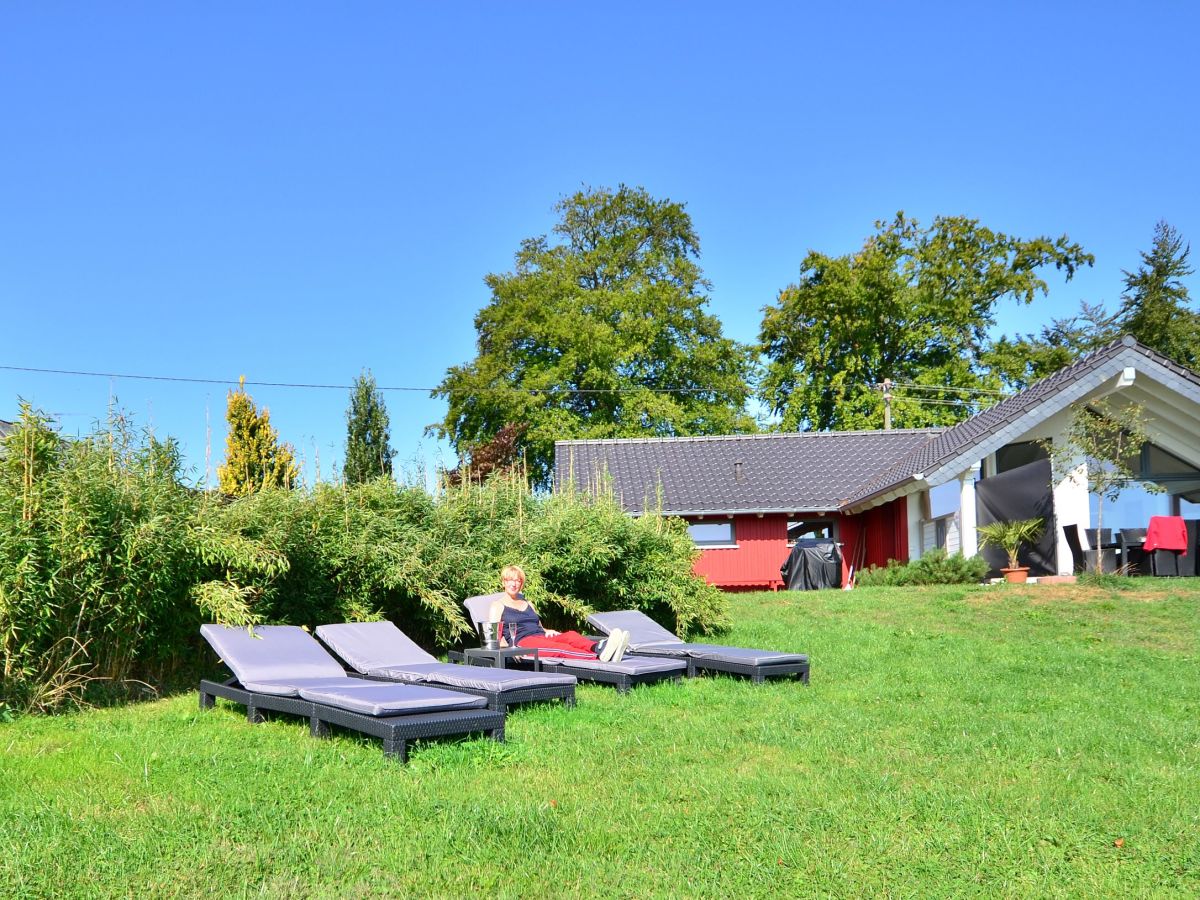 Ferienhaus &quot;Roter Schwede&quot;, Monschau, Familie Willi &amp; Ria