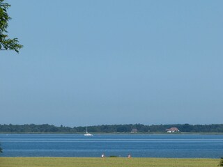 Blick auf den Bodden und Hiddensee vom Obergeschoss aus