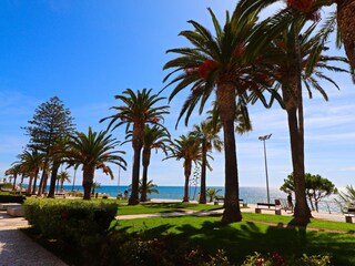 in 200 m Start der Fußgängerpromenade direkt am Strand