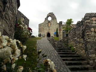 Arnoldstein Burg mit Kapelle