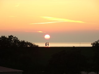 Sonnenuntergänge vom Balkon geniessen