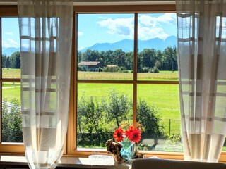 Blick in die Bergkette vom Wohnzimmer aus