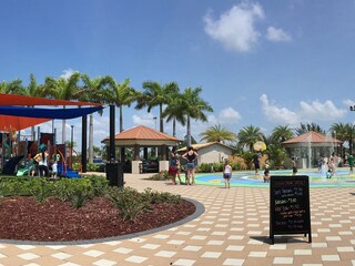 Kids Playground - 2110 Chiquita Blvd S