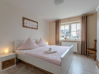 Schlafzimmer Nr. 1  ( 2x  -,90 x 2,00 m)