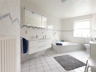 Vollbad mit Badewanne