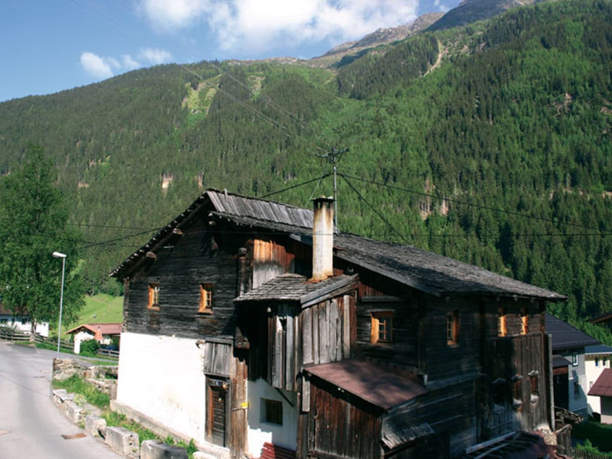 Die Berghütte im Sommer