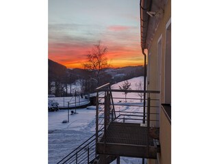 Es gibt immer wieder wunderschöne Sonnenuntergänge .