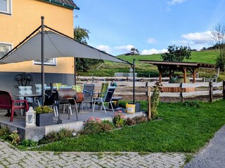 Die Terrasse hat Platz für alle.
