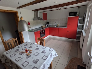 Küche mit Essbereich