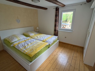 1. Schlafzimmer mit Doppelbett