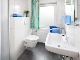 Badezimmer mit Dusche