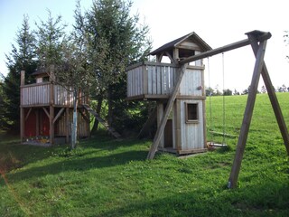 Spielplatz am Haus