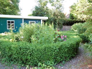 Der kleine Bauerngarten neben der FeWo