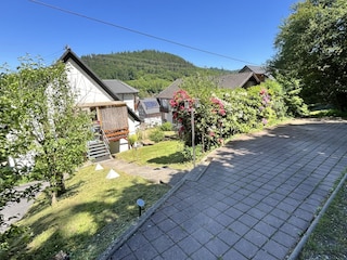 Parkplatz hinterm Haus