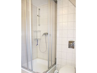 Dusche, WC im Bad (I)