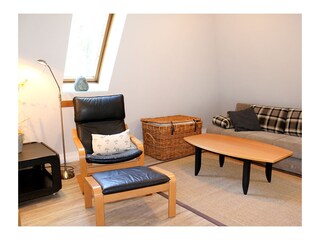 beide Couchen sind ausklappbar und dienen als Aufbettung für jeweils 2 Personen