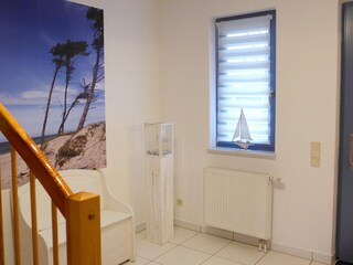Eingangsbereich / Flur mit Treppe zum Obergeschoss