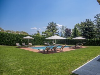 8½-Zimmer-Luxusvilla mit Pool