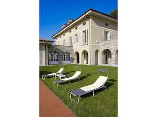 8½-Zimmer-Luxusvilla mit Pool