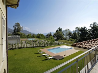 Ca. 5 m x 10 m großer Pool