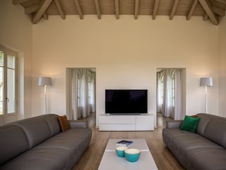 Ca. 50 m² großes lichtdurchflutetes Wohnzimmer