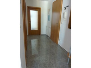 Diele mit Garderobe und Spiegel