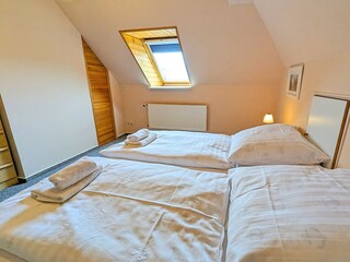 Schlafzimmer III