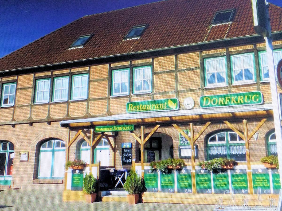 Frontansicht mit  Restaurant