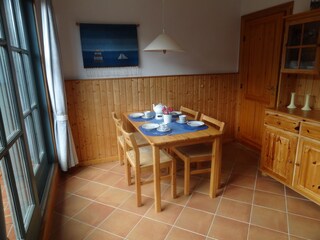 Wohnzimmer mit Essbereich - Ferienwohnung JAN 2