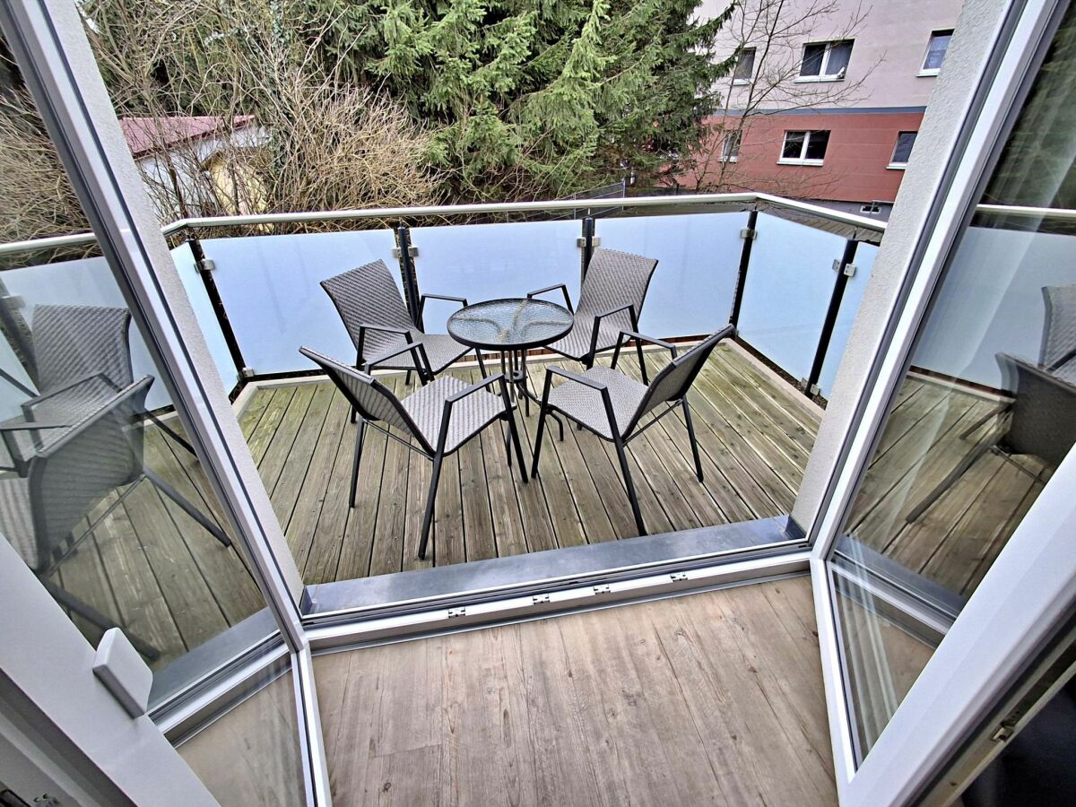 möblierter Balkon