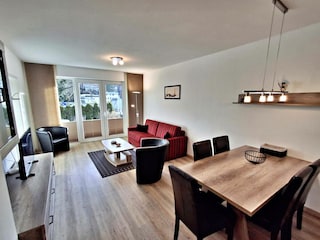 Wohn - und Essbereich