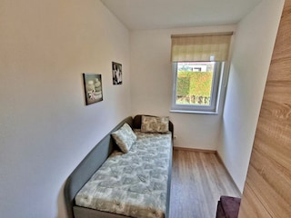 2. Schlafzimmer mit Einzelbett