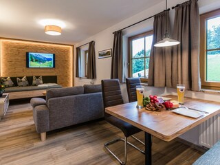 roßes Wohnzimmer