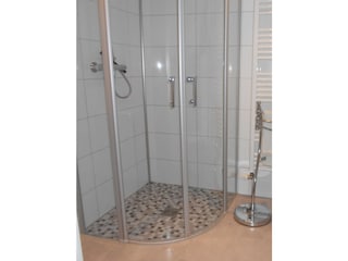 Bad mit Regendusche