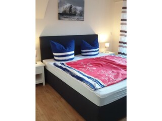 SCHLAFZIMMER 1STE EBENE