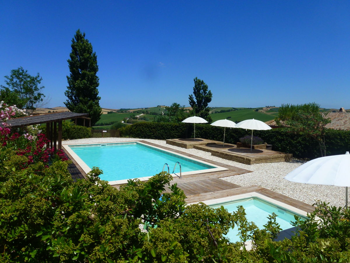 Pool und Kinderpool mit phantastischem Panoramablick