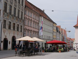 Hauptplatz mit Rathaus