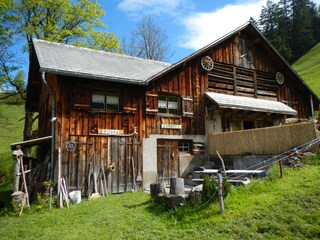 Ferienwohnung und Sitzplatz