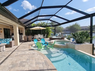 1720 sqft pool area - protected under the screen