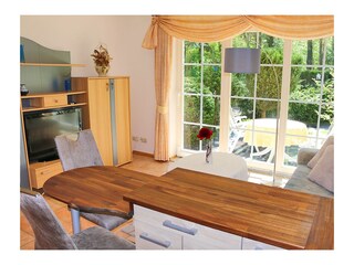 Zugang zur Terrasse über den Wohnbereich