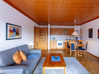 Wohn-/Essbereich mit offener Küche