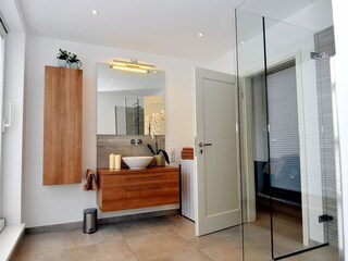 Badezimmer 2