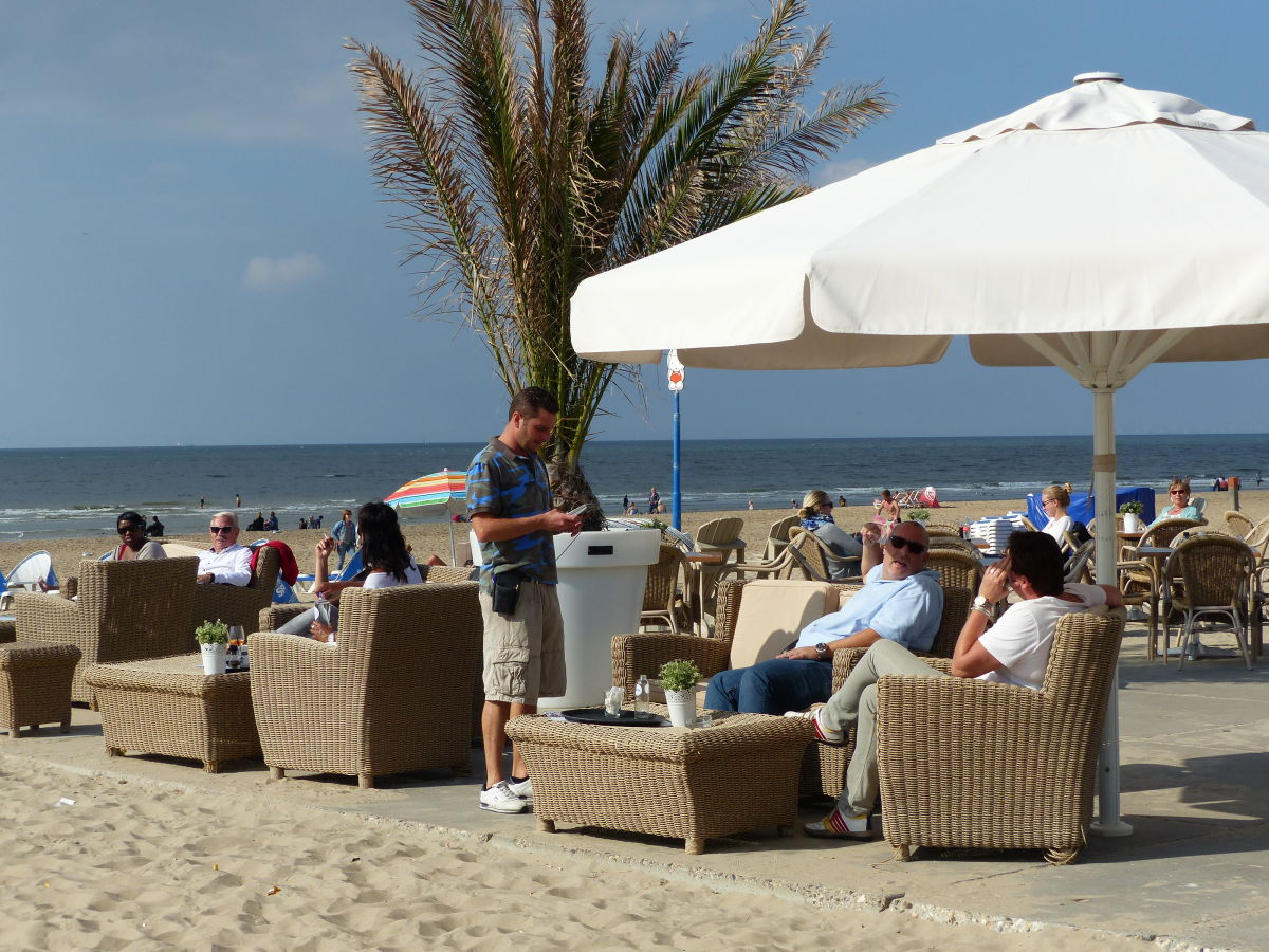 Eine der viele Strandpavillons