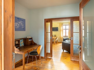 Blick ins große Wohn-und Schlafzimmer