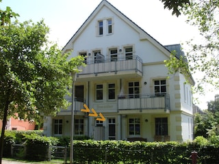 Front / Terrasseneingang