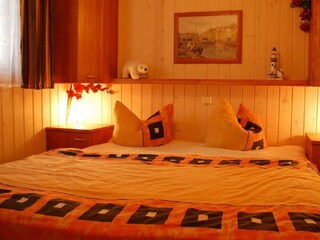 Ein Schlafzimmer im Erdgeschoß