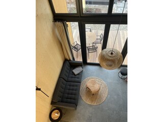Blick von der Galerie in den Wohnraum