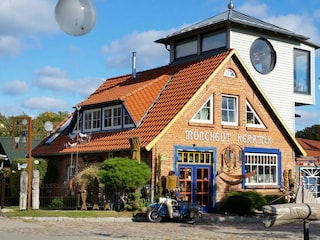 Maritimes Flair und besondere Geschäfte