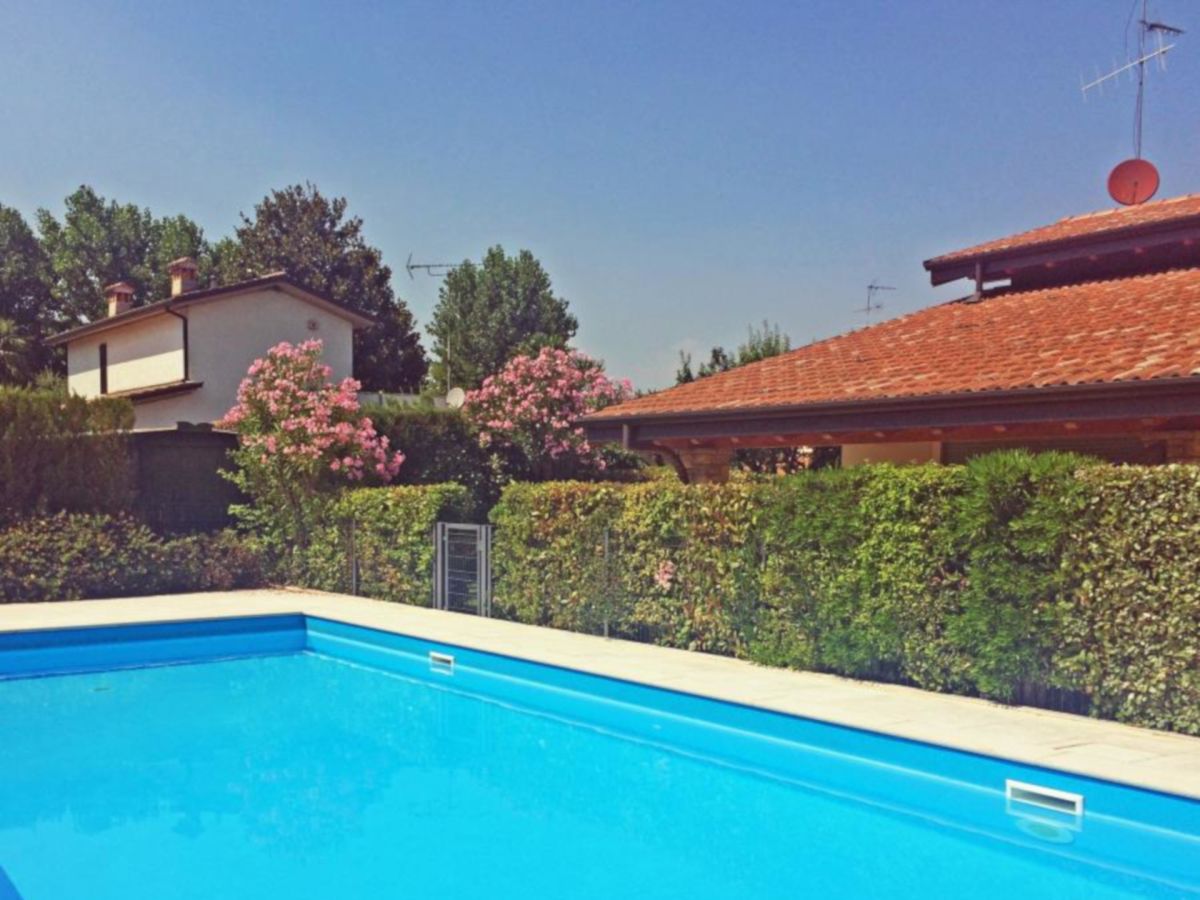 Ferienhaus Villino Paola Mit Pool In Strandnahe Manerba Del Garda