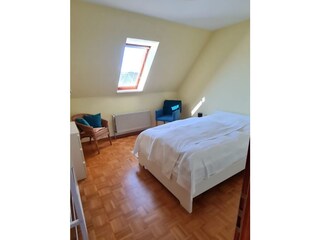 Schlafen 2 OG (Bett 140 x 200)